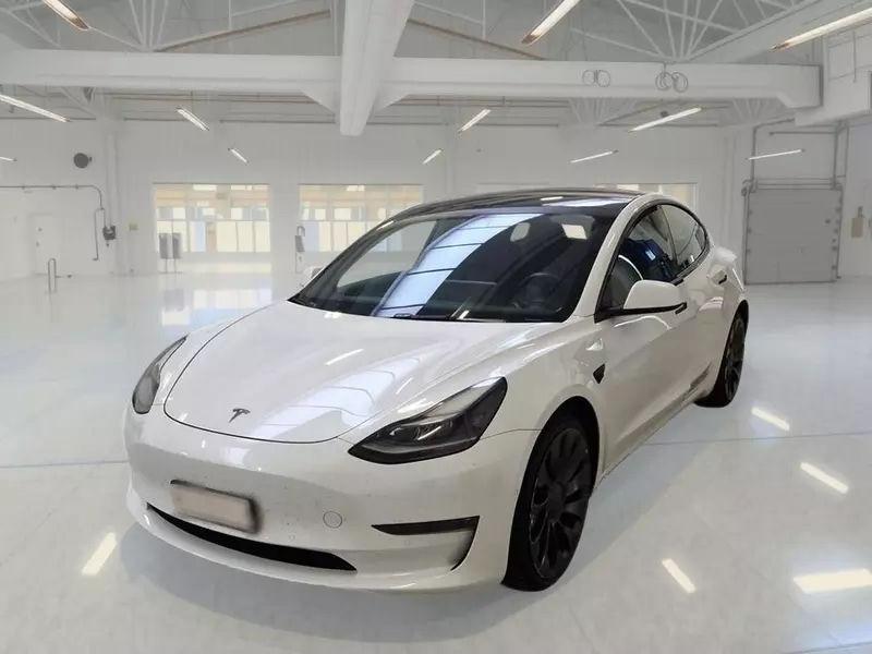TESLA Model 3