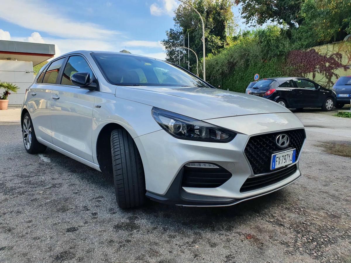 HYUNDAI i30