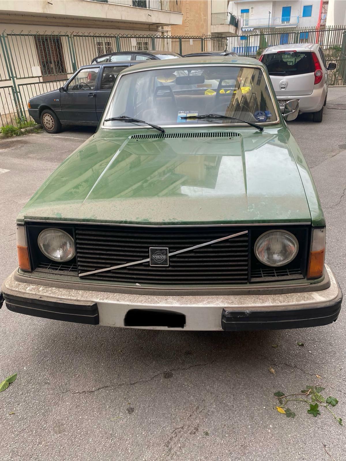 VOLVO 244
