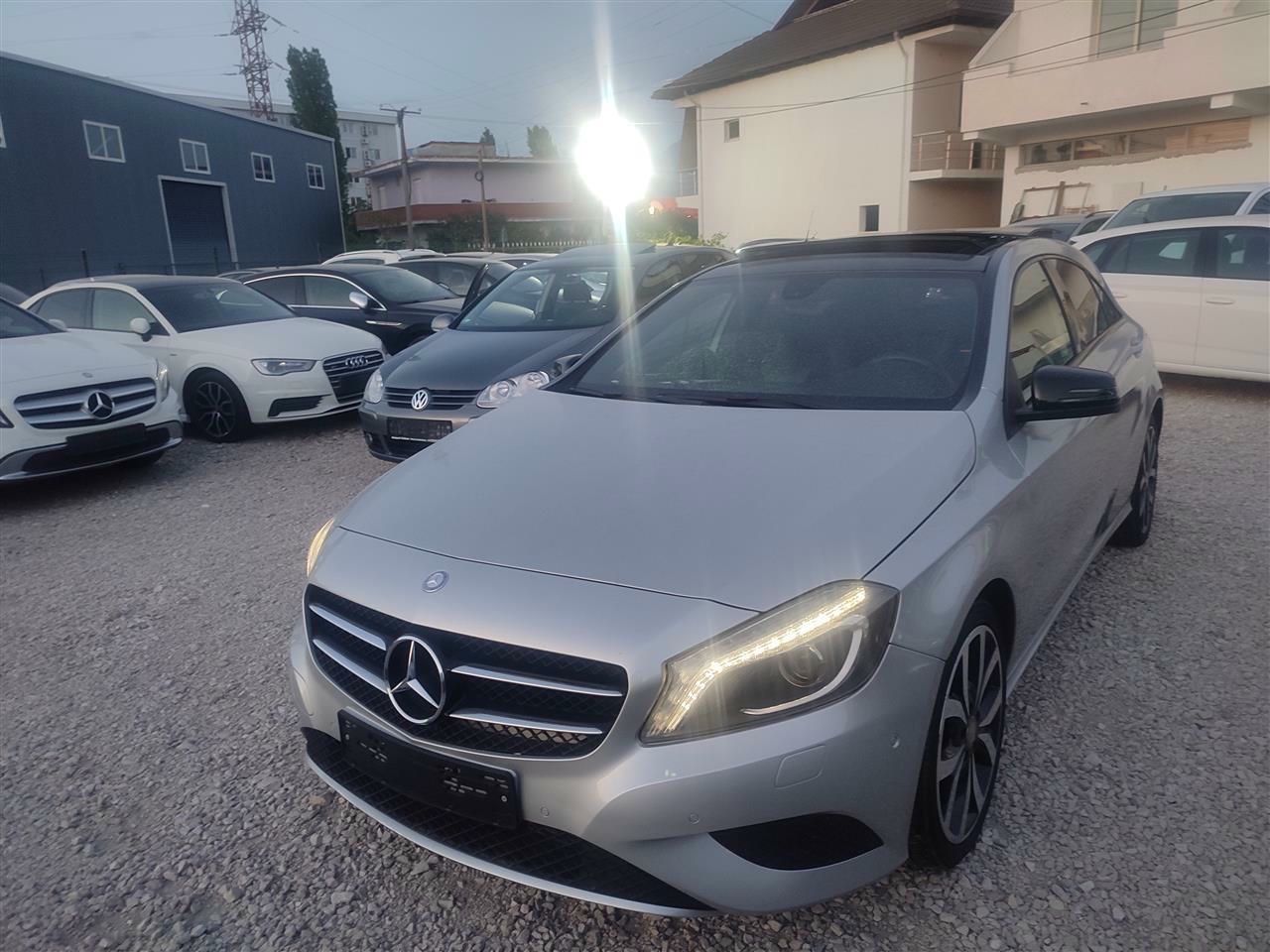 Mercedes-Benz A-Class 2014 - foto 1