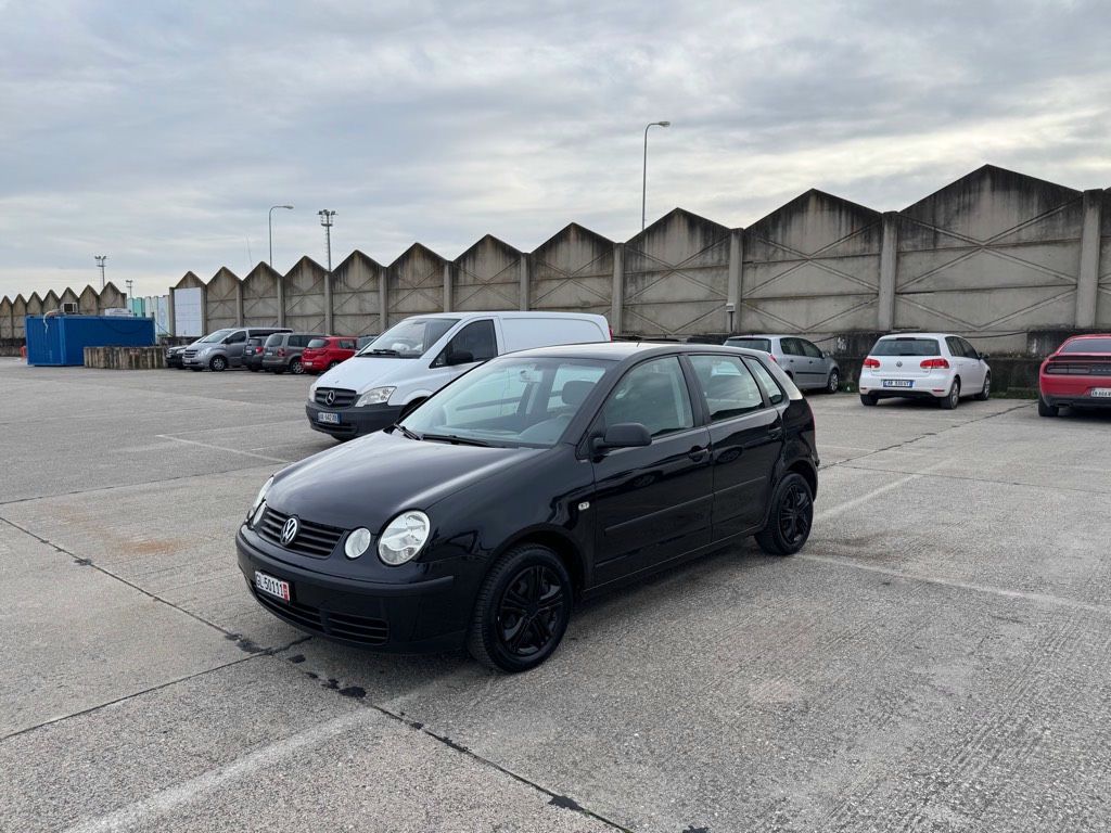 Volkswagen Polo 2004 - foto 1
