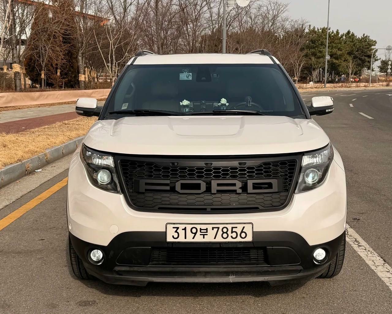 Ford Explorer 2014 - foto 1