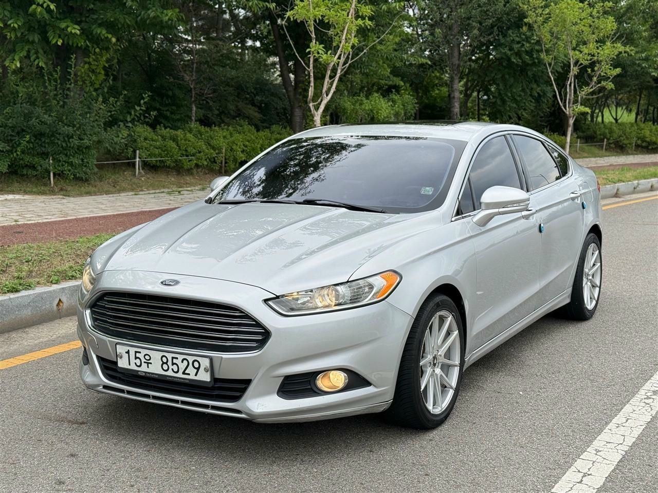 Ford Fusion 2014 - foto 1