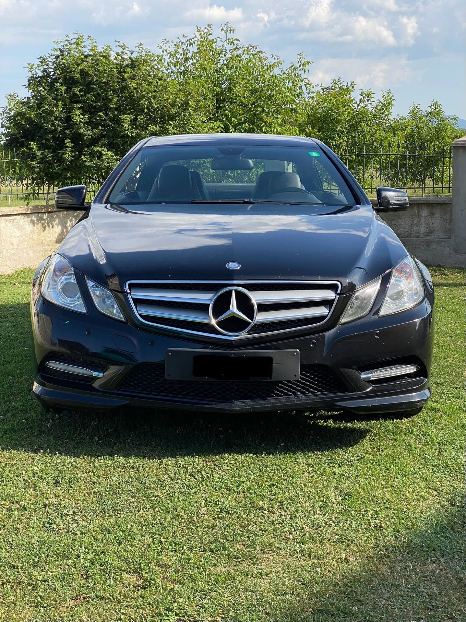 Mercedes-Benz E-Class 2011 - foto 1