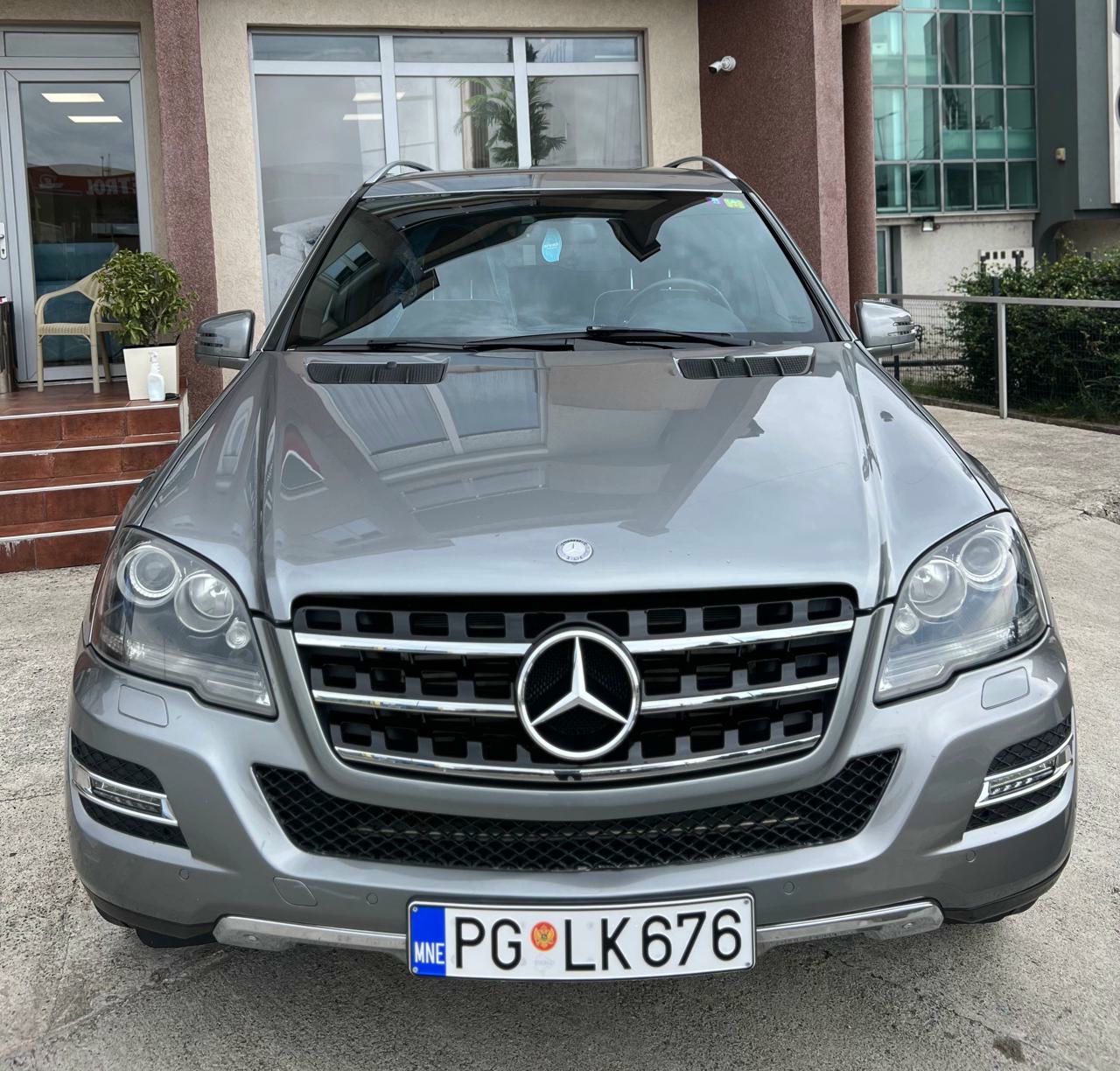 Mercedes-Benz ML-Class 2011 - foto 1