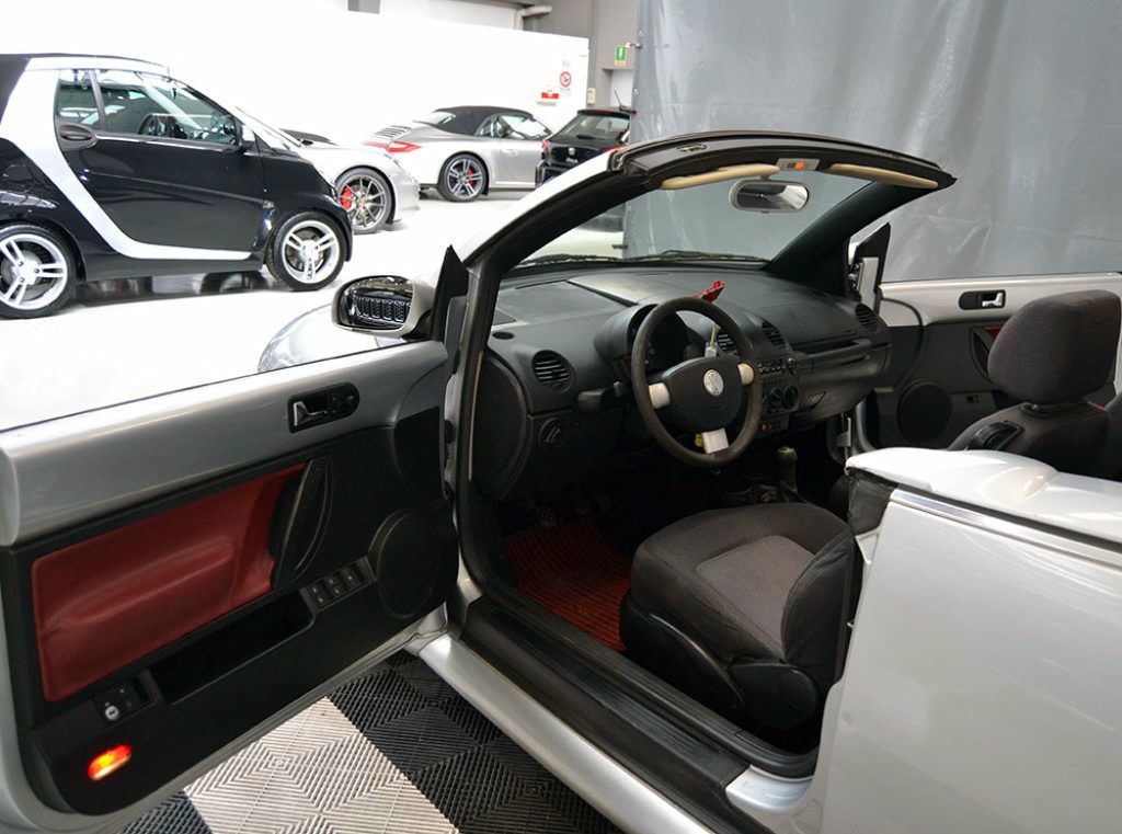 Volkswagen New Beetle 2003 - foto 1