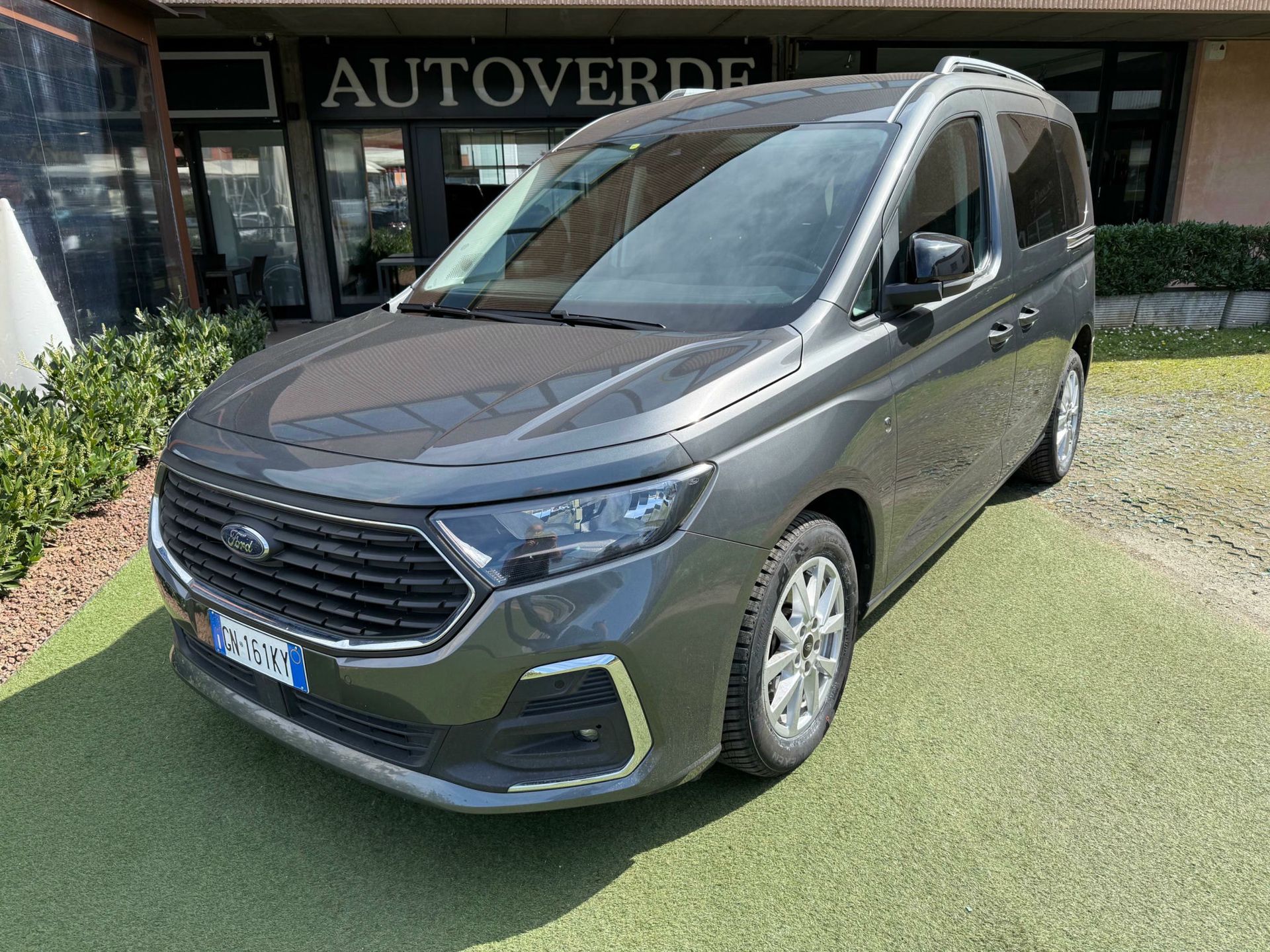 Ford Tourneo Connect 2023 - foto 1