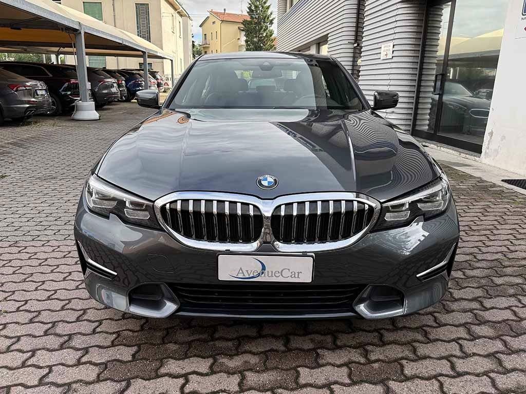 BMW 3 Series 2022 - foto 1