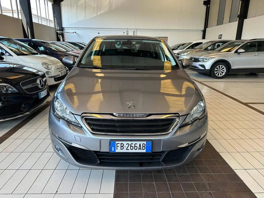 Peugeot 308 2015 - foto 1