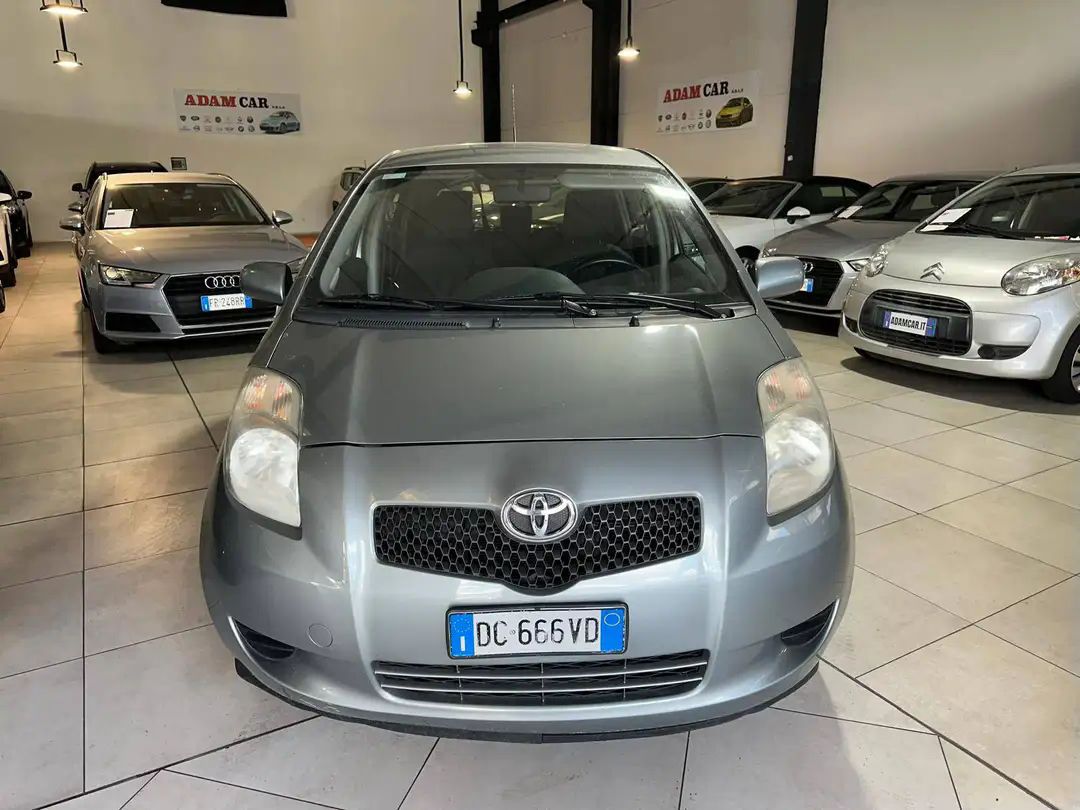 Toyota Yaris 2006 - foto 1