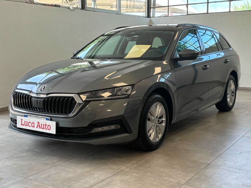 Skoda Octavia 2023 - foto 1