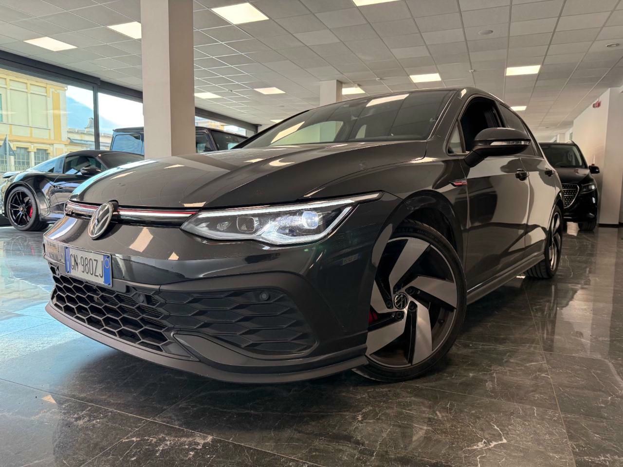 Volkswagen Golf 2021 - foto 1