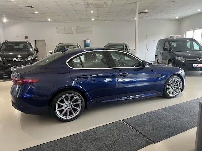 Alfa Romeo Giulia 2016 - foto 1