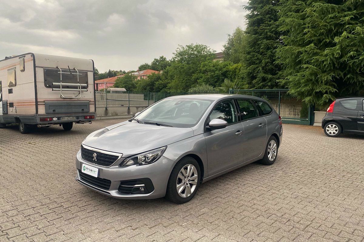 Peugeot 308 2019 - foto 1