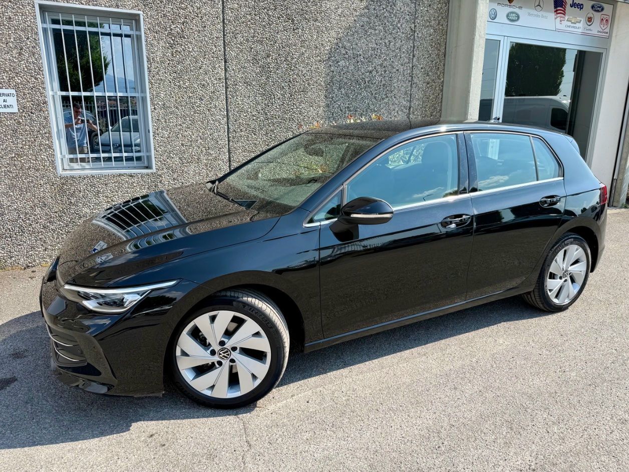Volkswagen Golf 2025 - foto 1