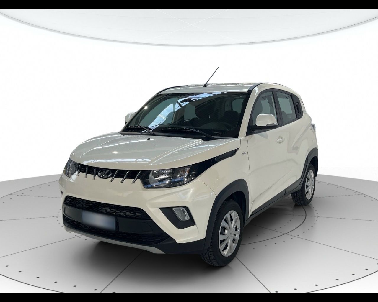 Mahindra KUV100 2025 - foto 1