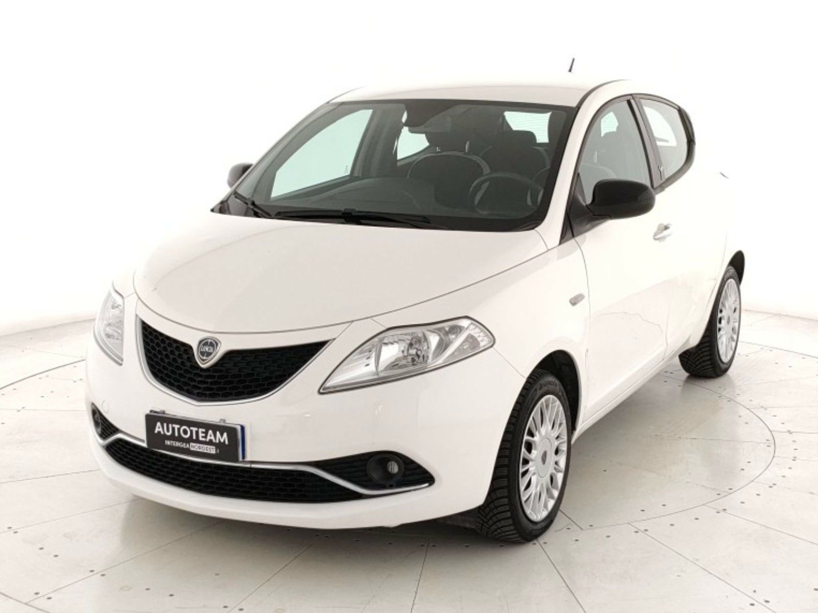 Lancia Ypsilon 2017 - foto 1