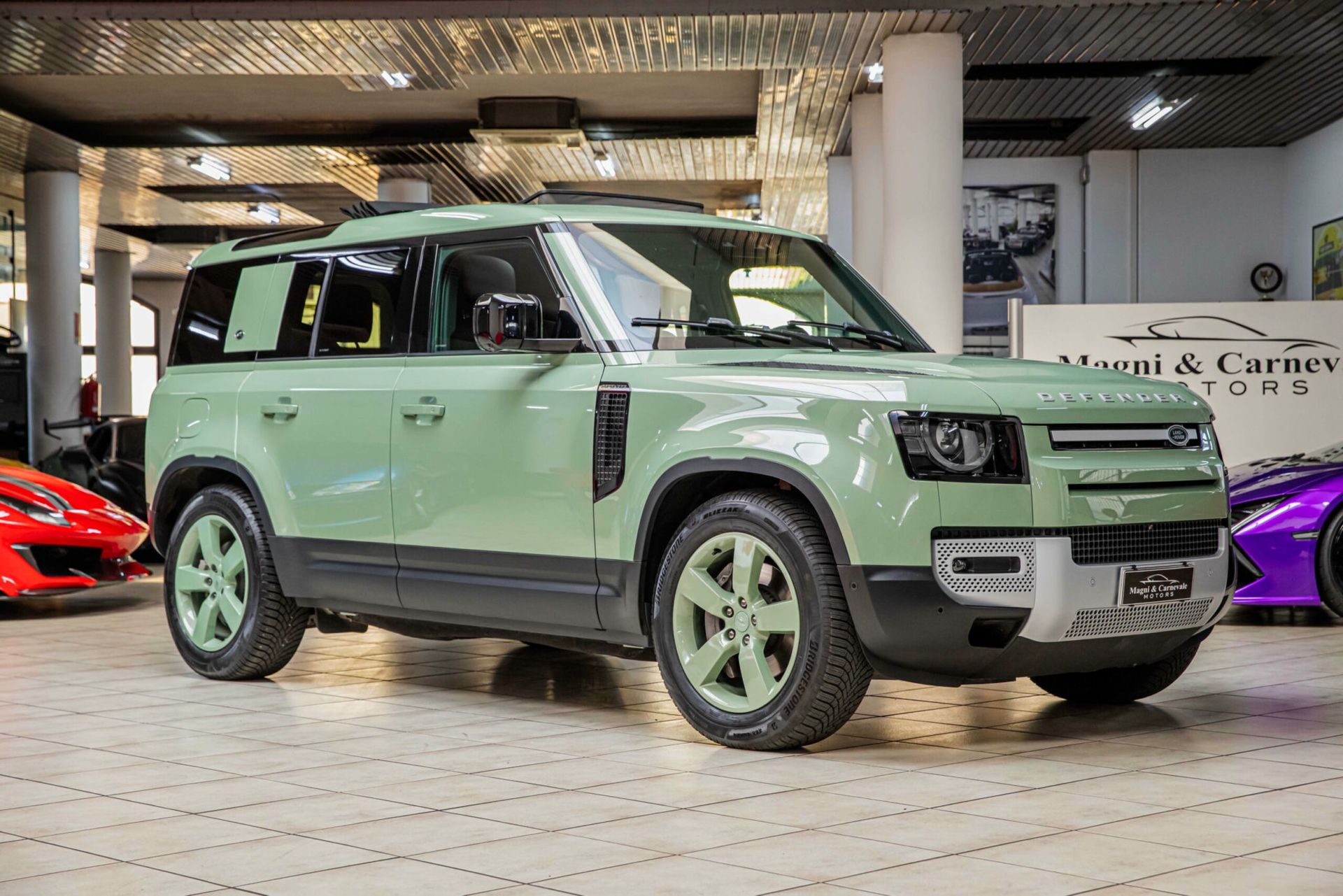 Land Rover Defender 2023 - foto 1