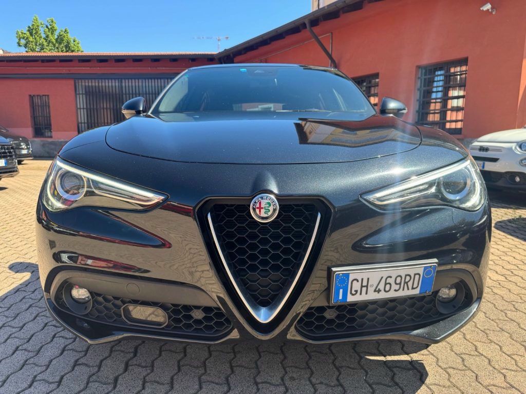 Alfa Romeo Stelvio 2022 - foto 1