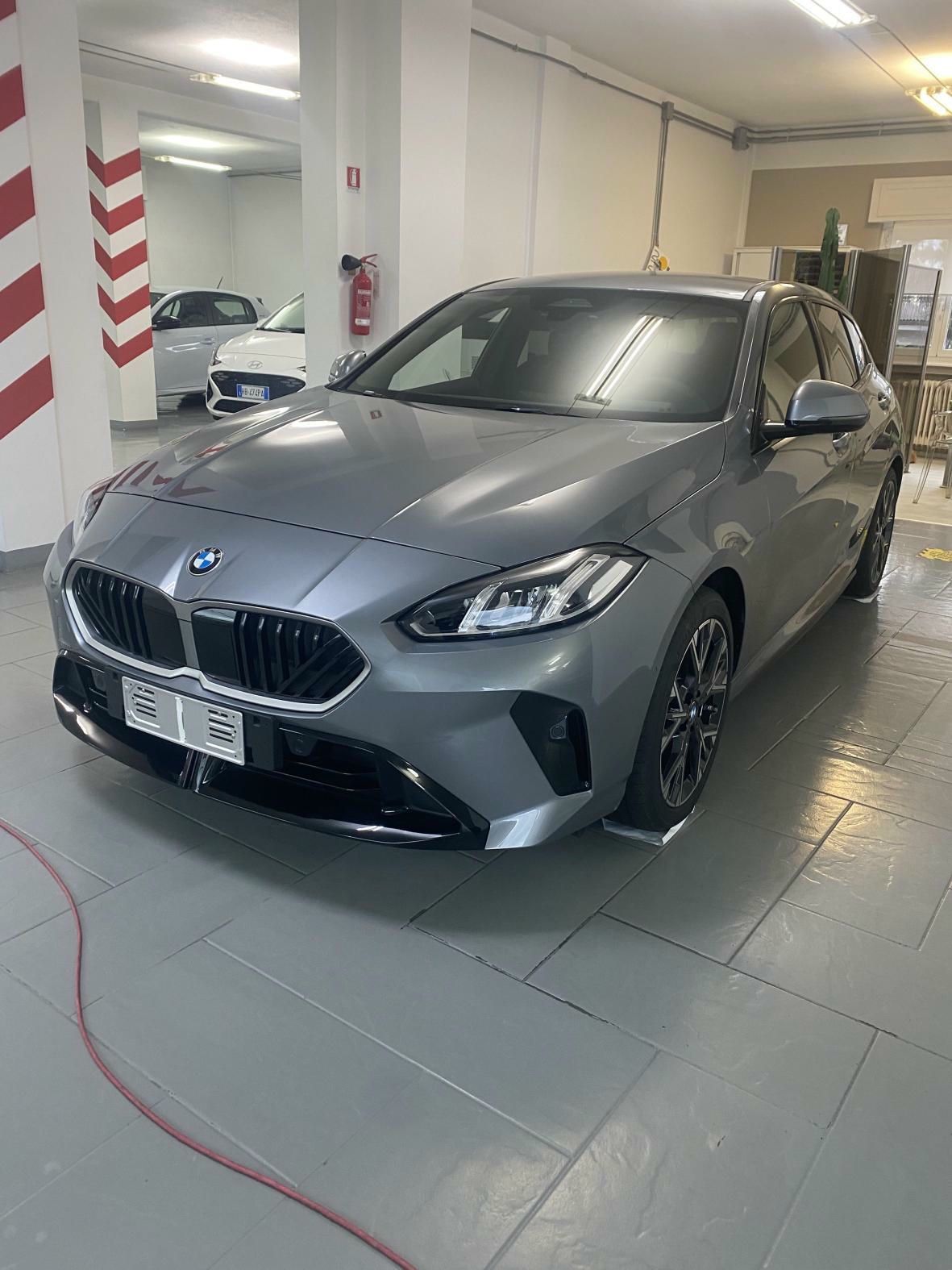 BMW 1 Series 2025 - foto 1