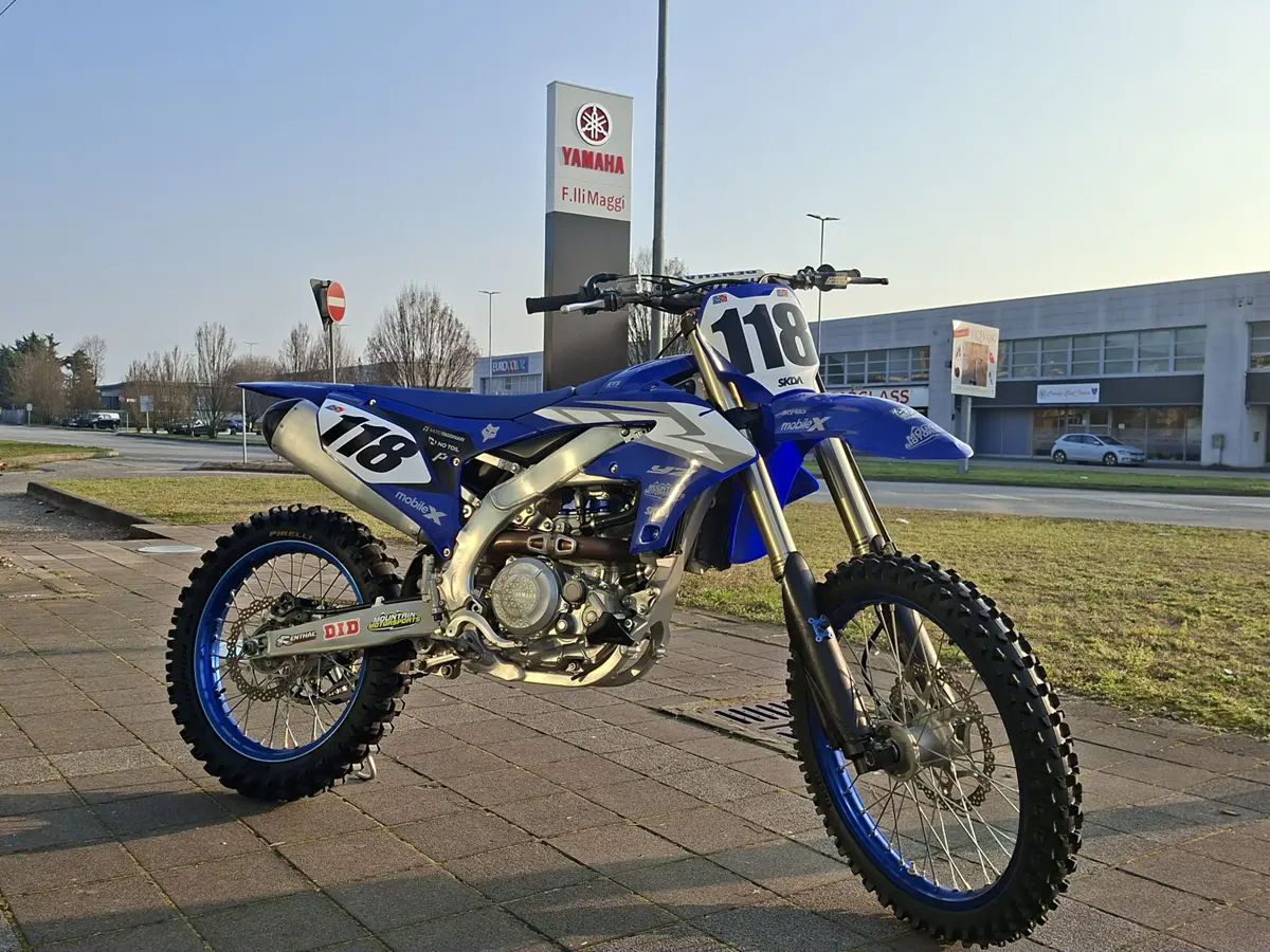 YAMAHA YZ 450 2024 - foto 1