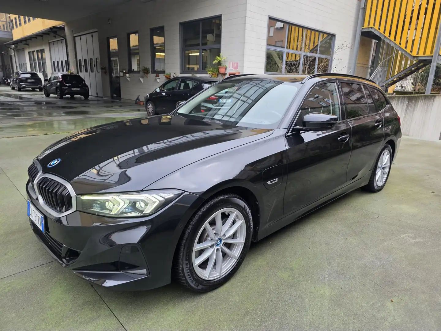 BMW 3 Series 2022 - foto 1