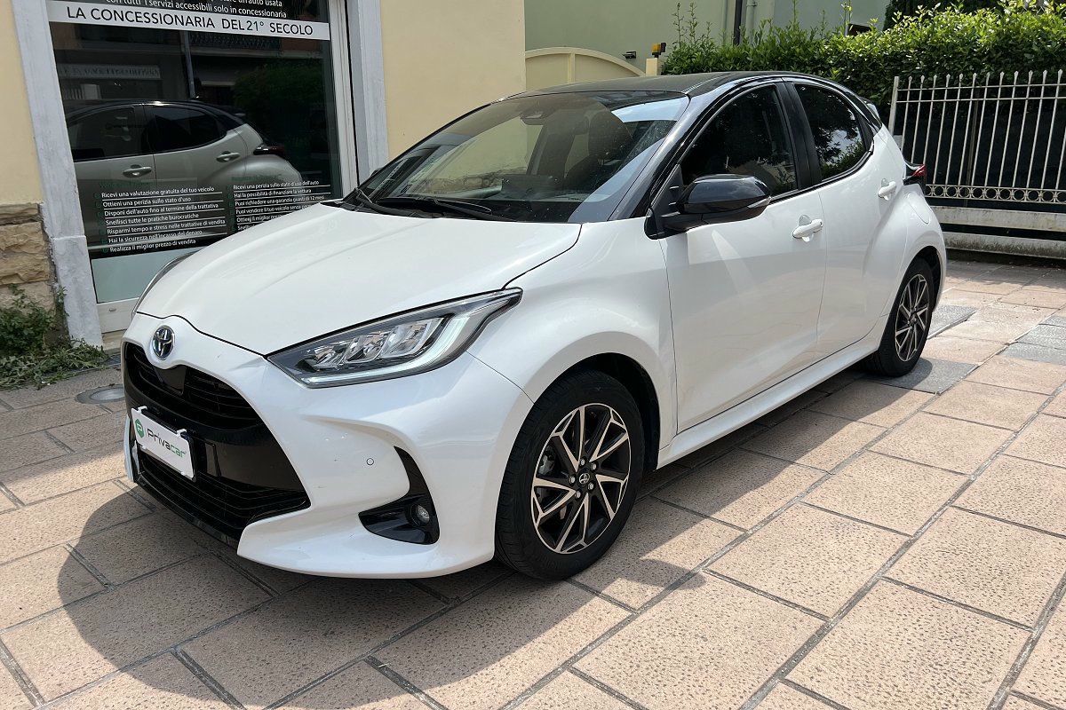 Toyota Yaris 2022 - foto 1