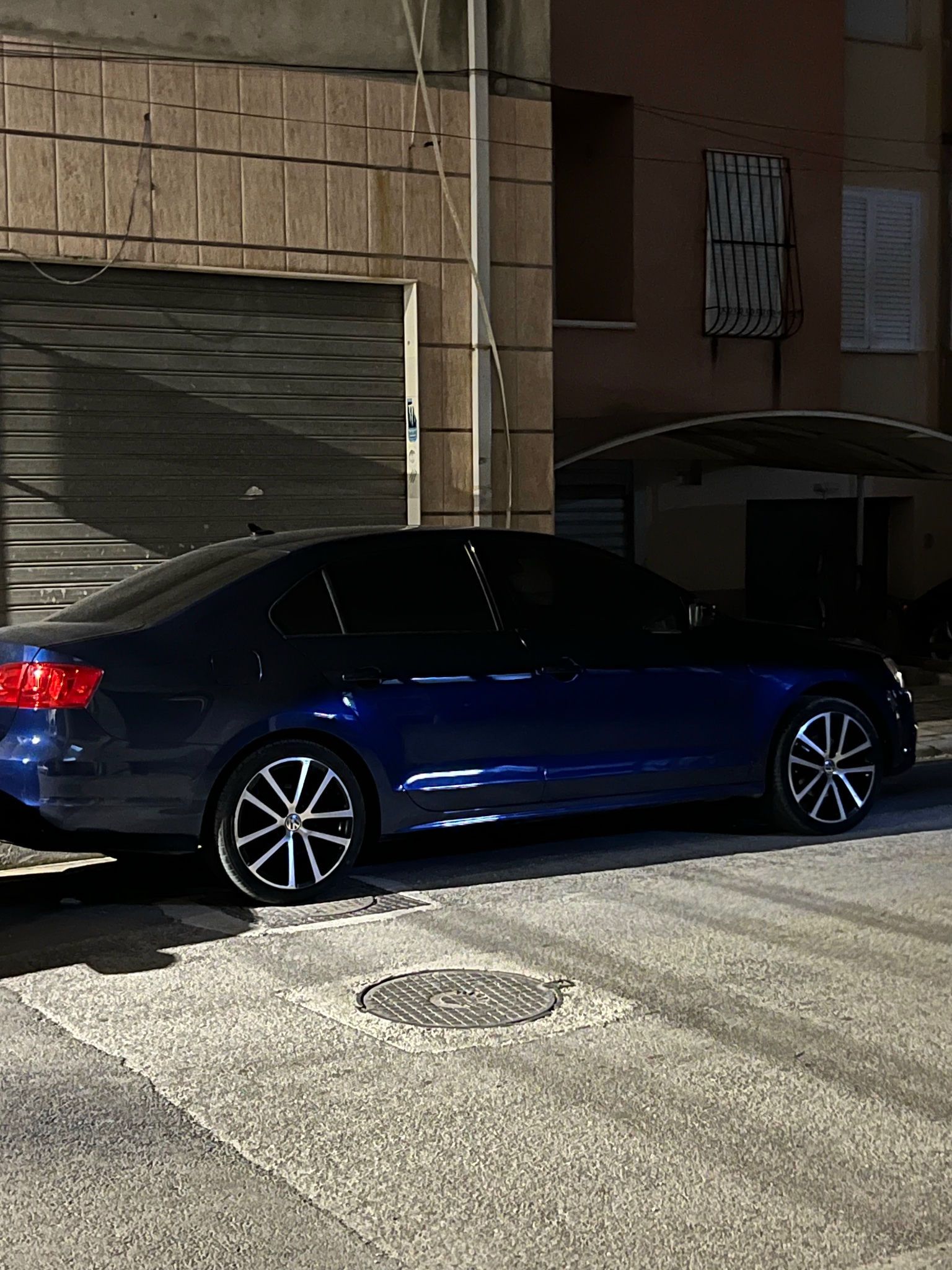 VOLKSWAGEN Jetta 2011 - foto 1