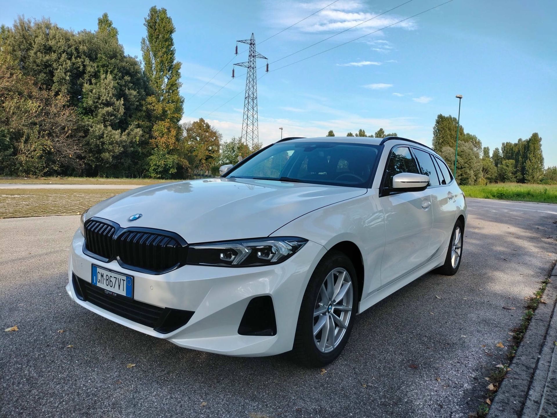 BMW 3 Series 2023 - foto 1
